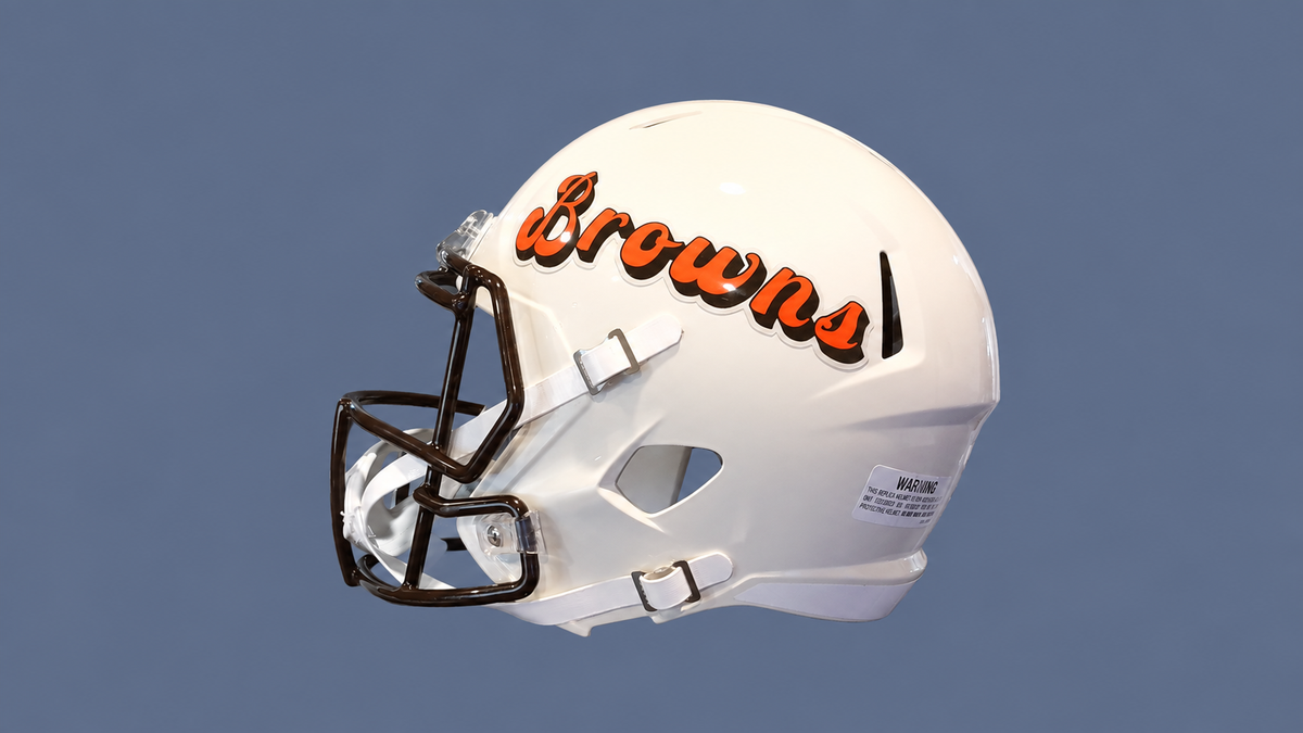 Myles Garrett Autographed Cleveland Browns White Replica Helmet – Beckett Witnessed