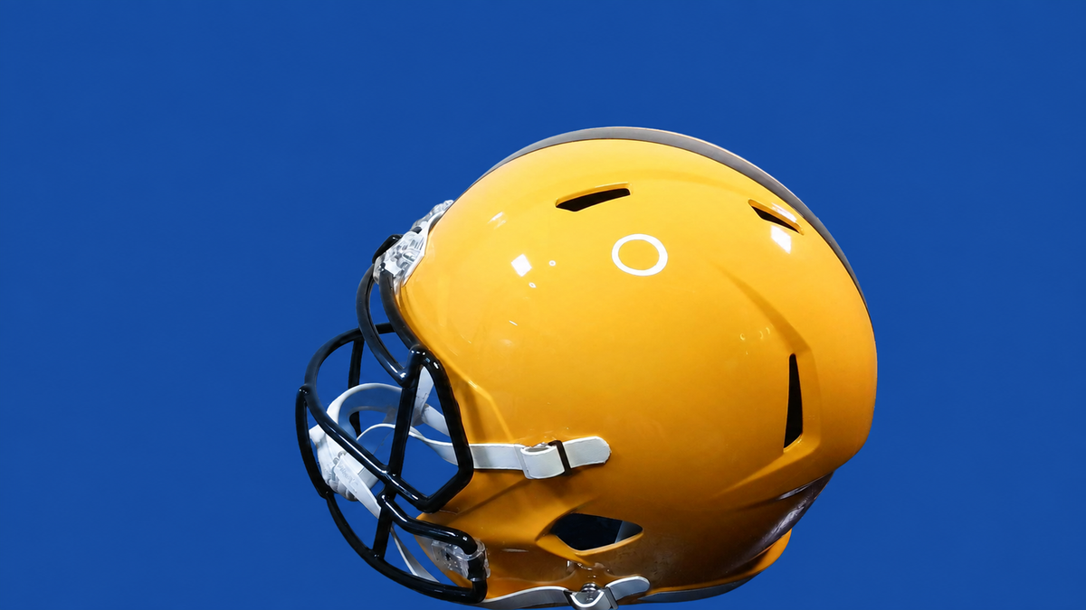 Jack Ham Signed Steelers Gold Replica Helmet – HOF 88 Inscription – JSA Witnessed