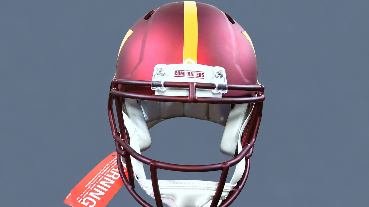 Terry McLaurin Autographed Washington Commanders Authentic Football Helmet – Beckett Witnessed