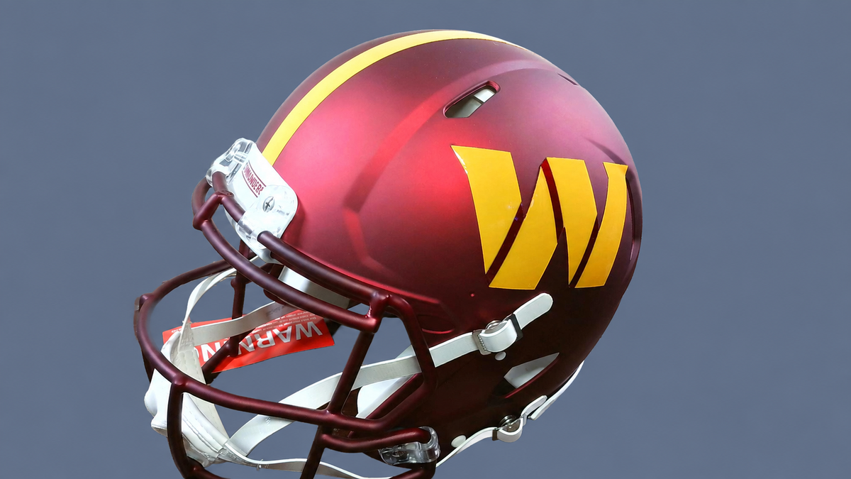 Terry McLaurin Autographed Washington Commanders Authentic Football Helmet – Beckett Witnessed