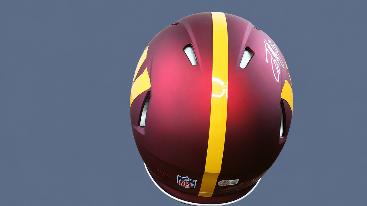 Terry McLaurin Autographed Washington Commanders Authentic Football Helmet – Beckett Witnessed